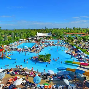 **** Üdülőpark Bella Italia Olaszország